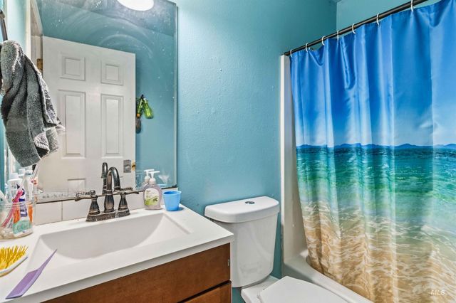 1610 W Hawaii, Nampa, ID 83686