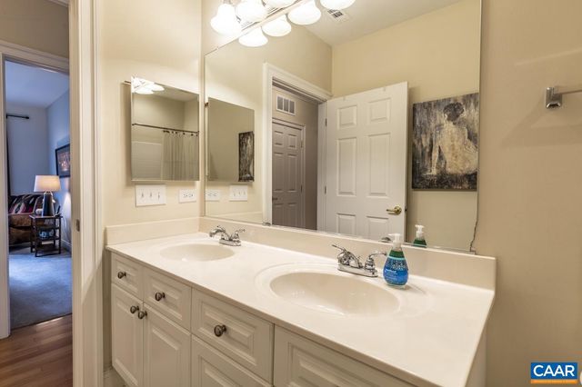 1051 GLENWOOD STATION LN #104, Charlottesville, VA 22901