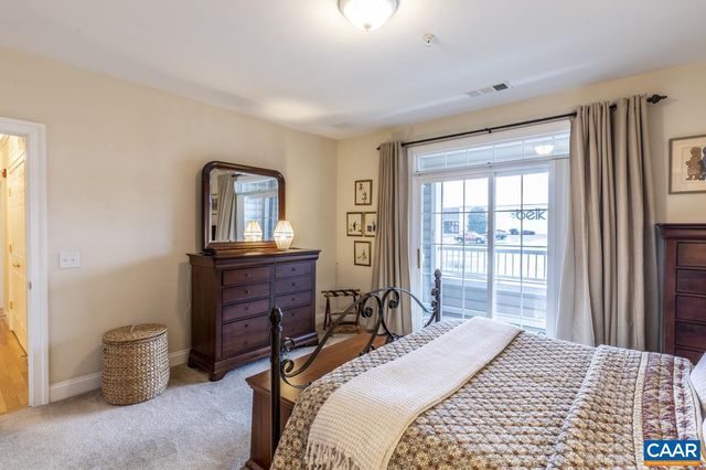 1051 GLENWOOD STATION LN #104, Charlottesville, VA 22901