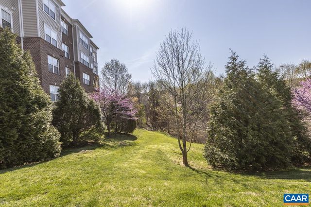 1051 GLENWOOD STATION LN #104, Charlottesville, VA 22901