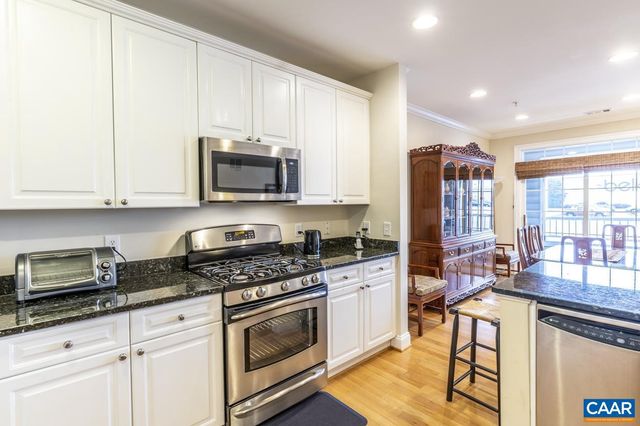 1051 GLENWOOD STATION LN #104, Charlottesville, VA 22901