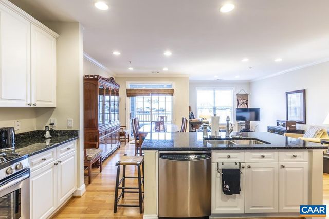 1051 GLENWOOD STATION LN #104, Charlottesville, VA 22901