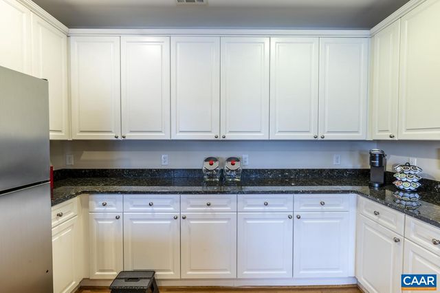 1051 GLENWOOD STATION LN #104, Charlottesville, VA 22901