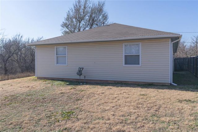 624 S Ash Street, Guthrie, OK 73044