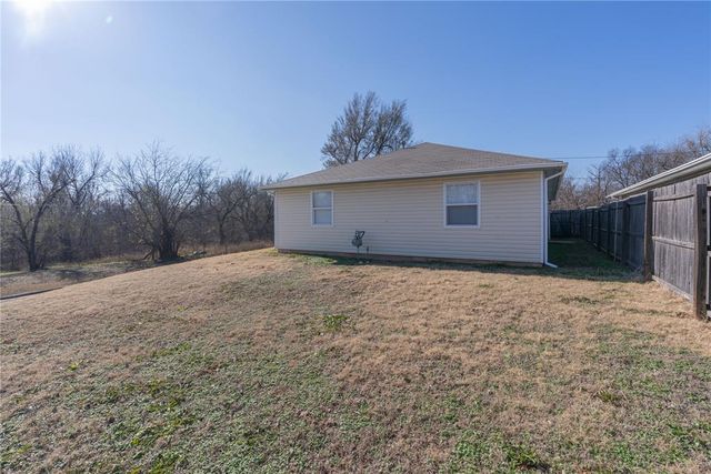 624 S Ash Street, Guthrie, OK 73044