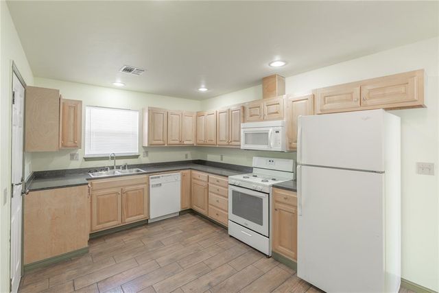 624 S Ash Street, Guthrie, OK 73044