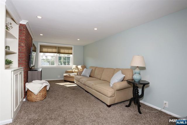 37 Oakley Terrace, Nutley, NJ 07110