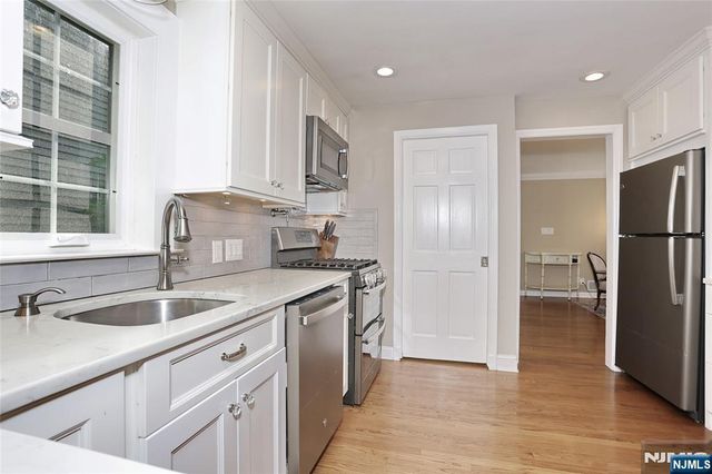 37 Oakley Terrace, Nutley, NJ 07110