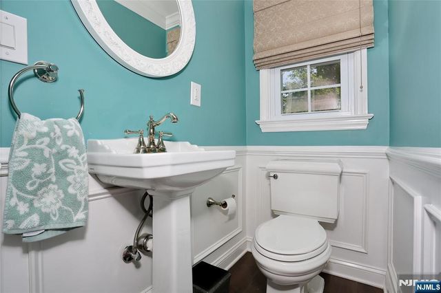 37 Oakley Terrace, Nutley, NJ 07110
