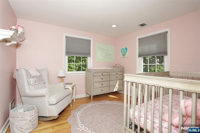 37 Oakley Terrace, Nutley, NJ 07110