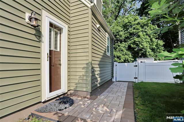 37 Oakley Terrace, Nutley, NJ 07110