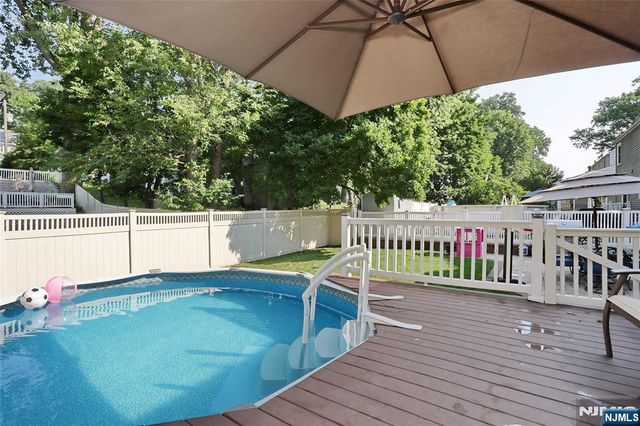 37 Oakley Terrace, Nutley, NJ 07110