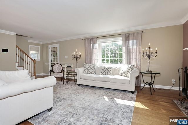 37 Oakley Terrace, Nutley, NJ 07110