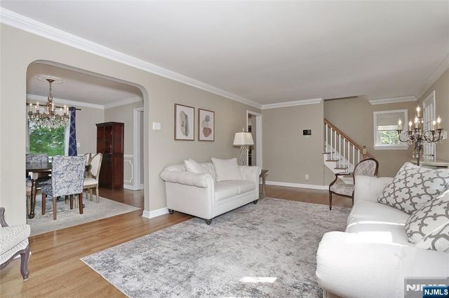 37 Oakley Terrace, Nutley, NJ 07110