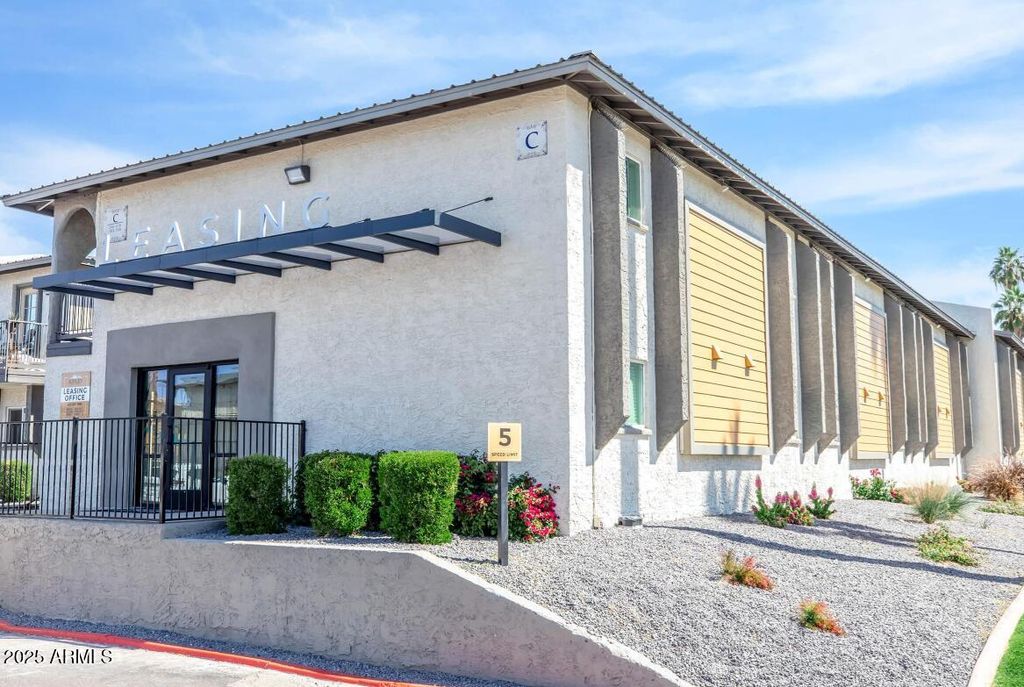 2936 E INDIAN SCHOOL Road ST, Phoenix, AZ 85016