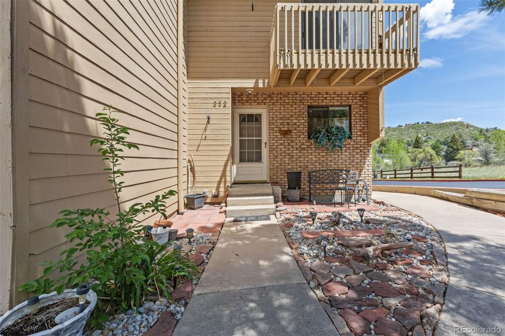 252 S Oman Road, Castle Rock, CO 80104