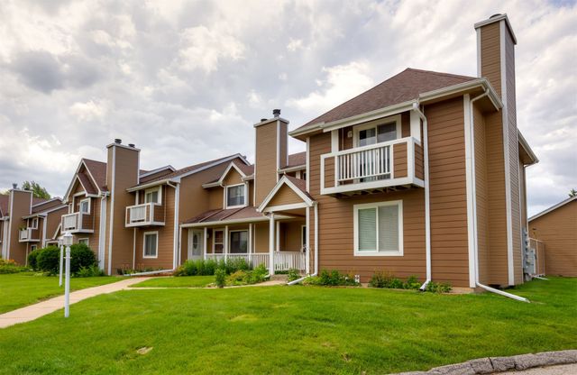 2419 W 1st Street, Ankeny, IA 50023