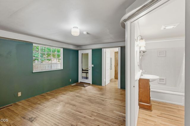 409 NW Dimmick Street, Grants Pass, OR 97526