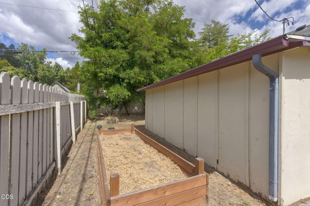 409 NW Dimmick Street, Grants Pass, OR 97526