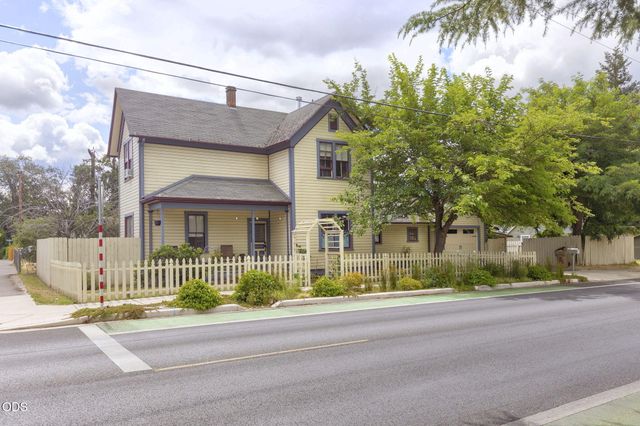 409 NW Dimmick Street, Grants Pass, OR 97526