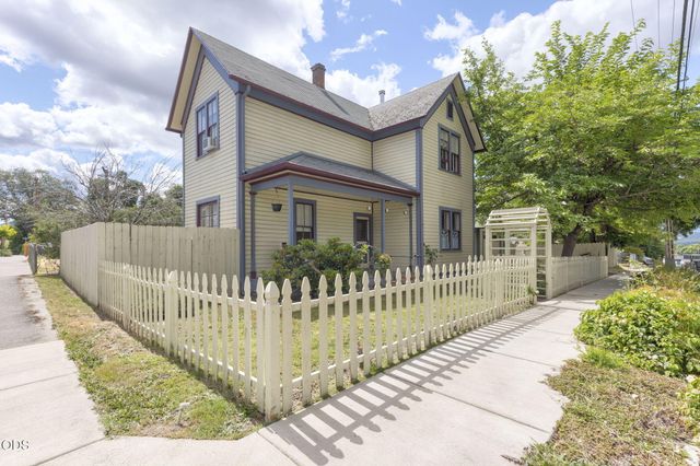 409 NW Dimmick Street, Grants Pass, OR 97526