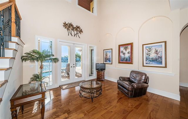 7986 9TH AVENUE S, St Petersburg, FL 33707