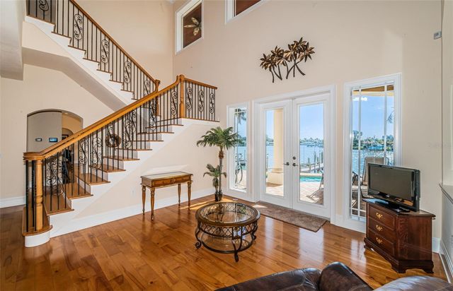 7986 9TH AVENUE S, St Petersburg, FL 33707