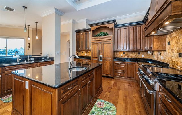 7986 9TH AVENUE S, St Petersburg, FL 33707