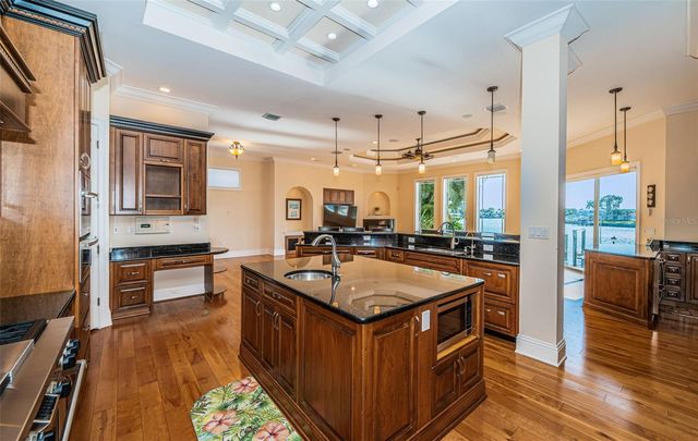 7986 9TH AVENUE S, St Petersburg, FL 33707