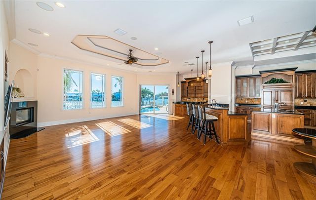 7986 9TH AVENUE S, St Petersburg, FL 33707