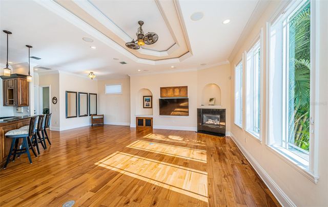 7986 9TH AVENUE S, St Petersburg, FL 33707