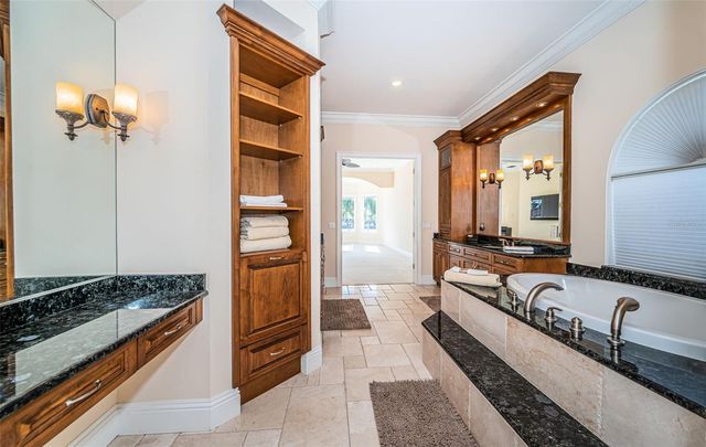 7986 9TH AVENUE S, St Petersburg, FL 33707