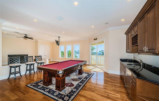 7986 9TH AVENUE S, St Petersburg, FL 33707