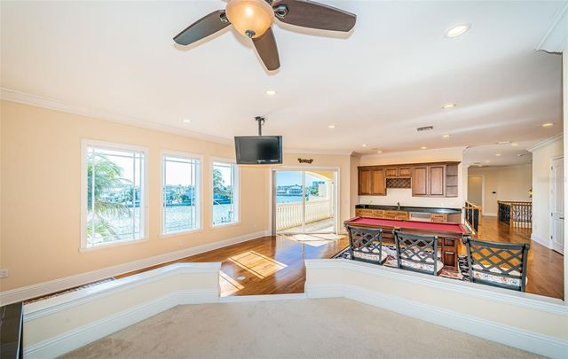 7986 9TH AVENUE S, St Petersburg, FL 33707