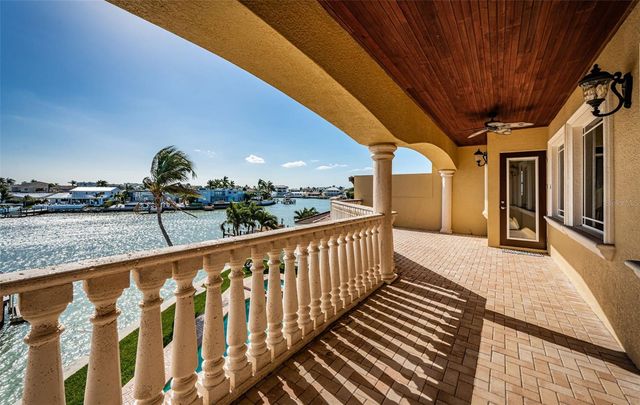 7986 9TH AVENUE S, St Petersburg, FL 33707