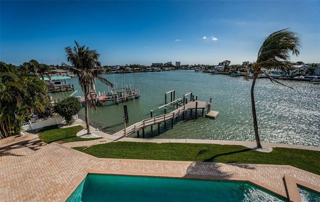 7986 9TH AVENUE S, St Petersburg, FL 33707