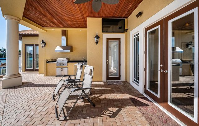 7986 9TH AVENUE S, St Petersburg, FL 33707