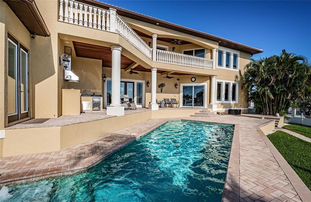 7986 9TH AVENUE S, St Petersburg, FL 33707