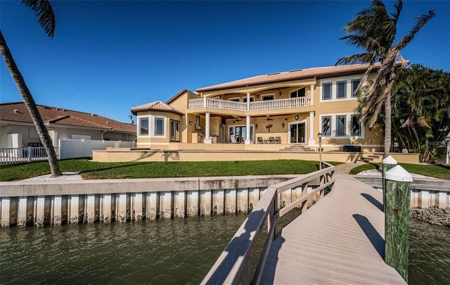 7986 9TH AVENUE S, St Petersburg, FL 33707