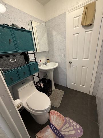 6070 W 18th Ave 209, Hialeah, FL 33012