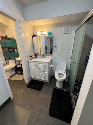 6070 W 18th Ave 209, Hialeah, FL 33012