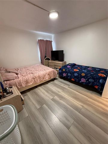 6070 W 18th Ave 209, Hialeah, FL 33012