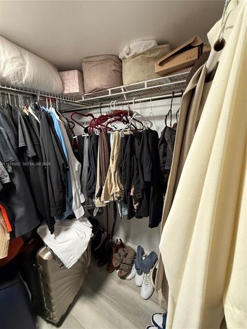 6070 W 18th Ave 209, Hialeah, FL 33012