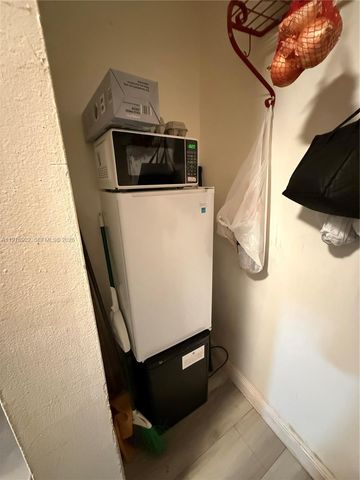 6070 W 18th Ave 209, Hialeah, FL 33012