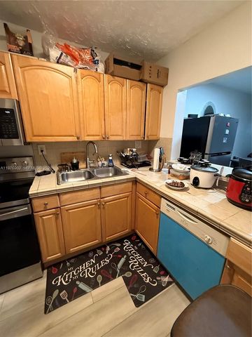 6070 W 18th Ave 209, Hialeah, FL 33012