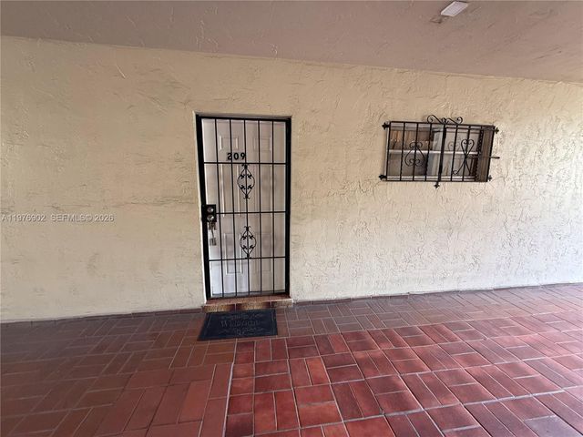 6070 W 18th Ave 209, Hialeah, FL 33012