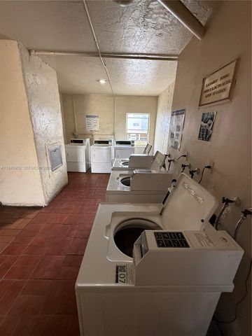 6070 W 18th Ave 209, Hialeah, FL 33012