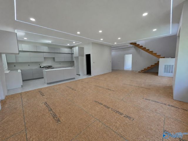162 Woodside Drive, Owens Cross Roads, AL 35763