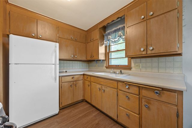 1311 Main Street, Ely, IA 52227