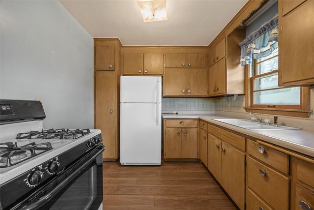 1311 Main Street, Ely, IA 52227